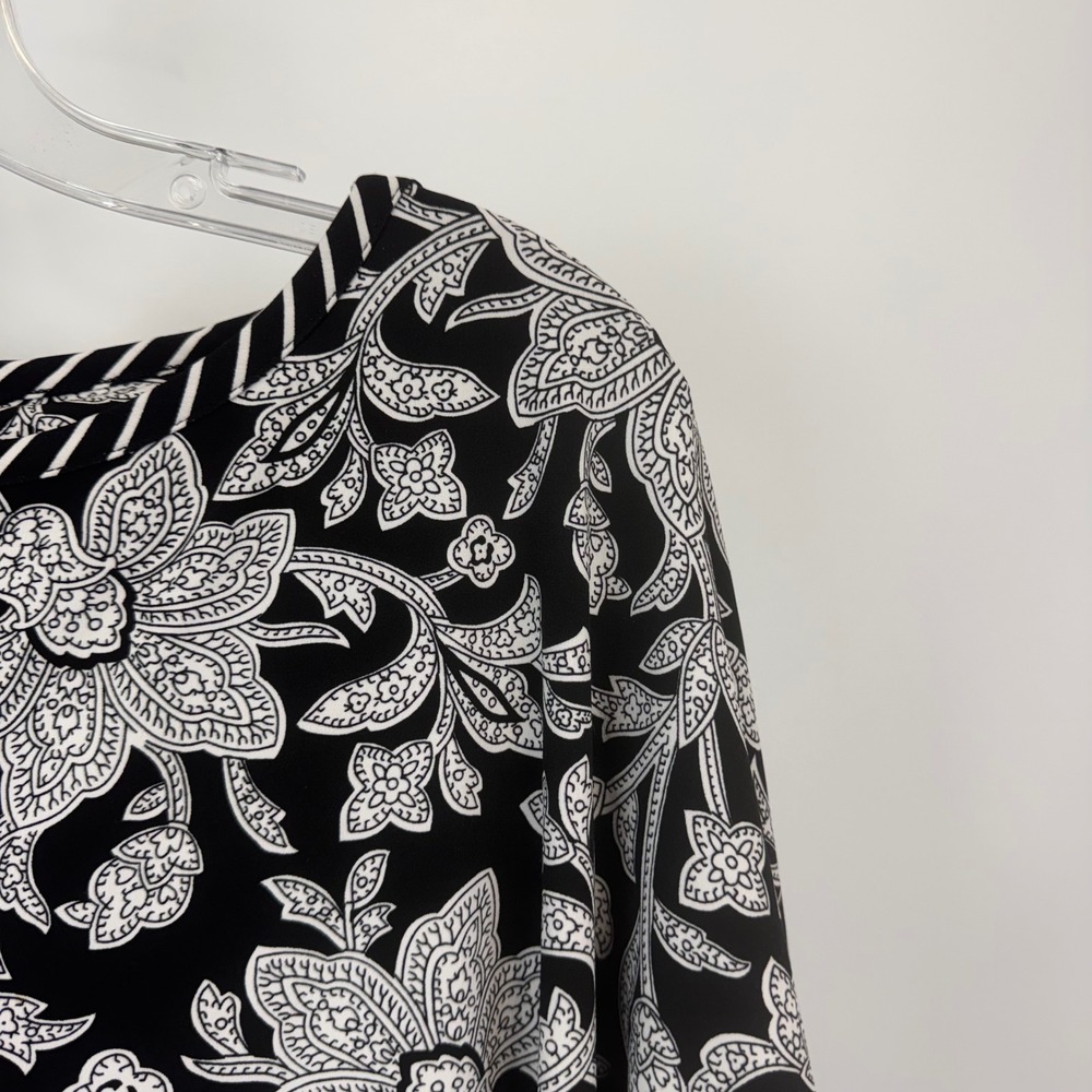Chico's Black White Floral Paisley Tunic Top 3/4 Sleeve Size 3 XL - Picture 9 of 12